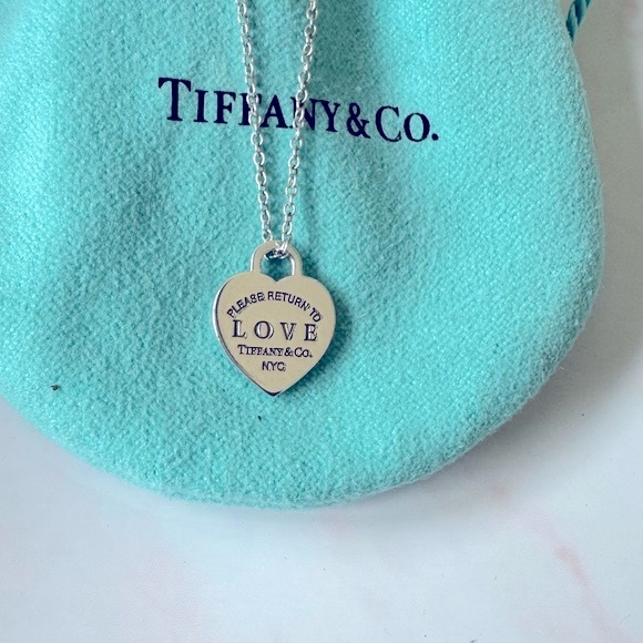 Tiffany & Co. heart necklace - Picture 2 of 3